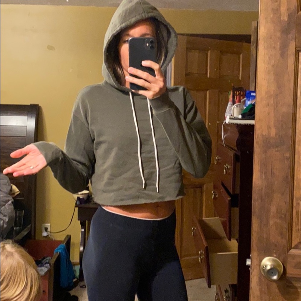 Green crop sweatshirt hoodie
